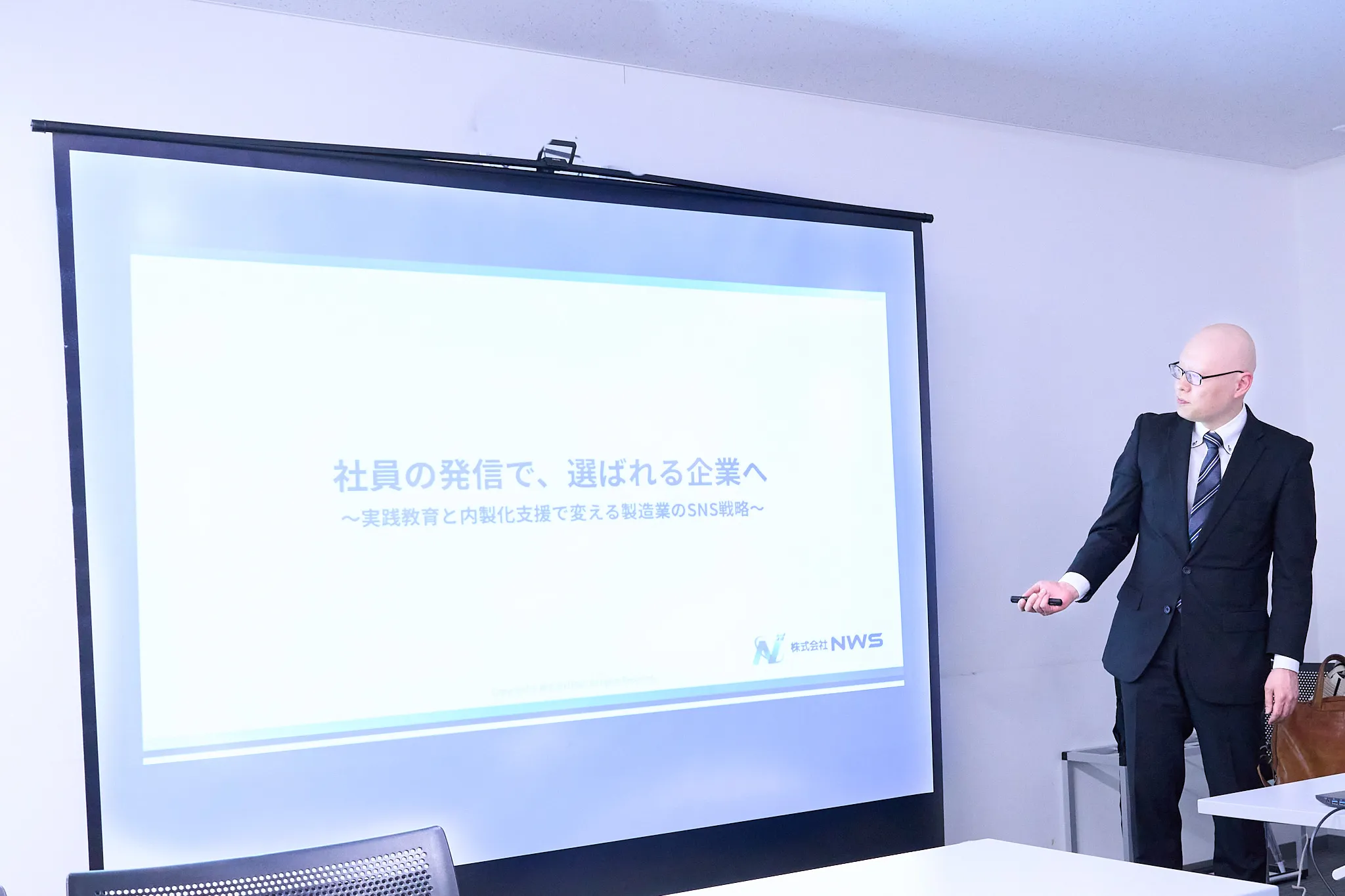 株式会社NWSの石元和弘が神奈川県藤沢商工会館みなぱーくで開催された「JPROSビジネス支援セミナー」に登壇